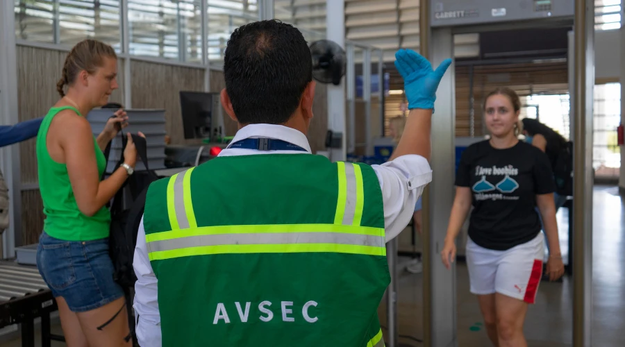 Aeropuerto Ecológico de Galápagos extiende su certificación de gestión ambiental