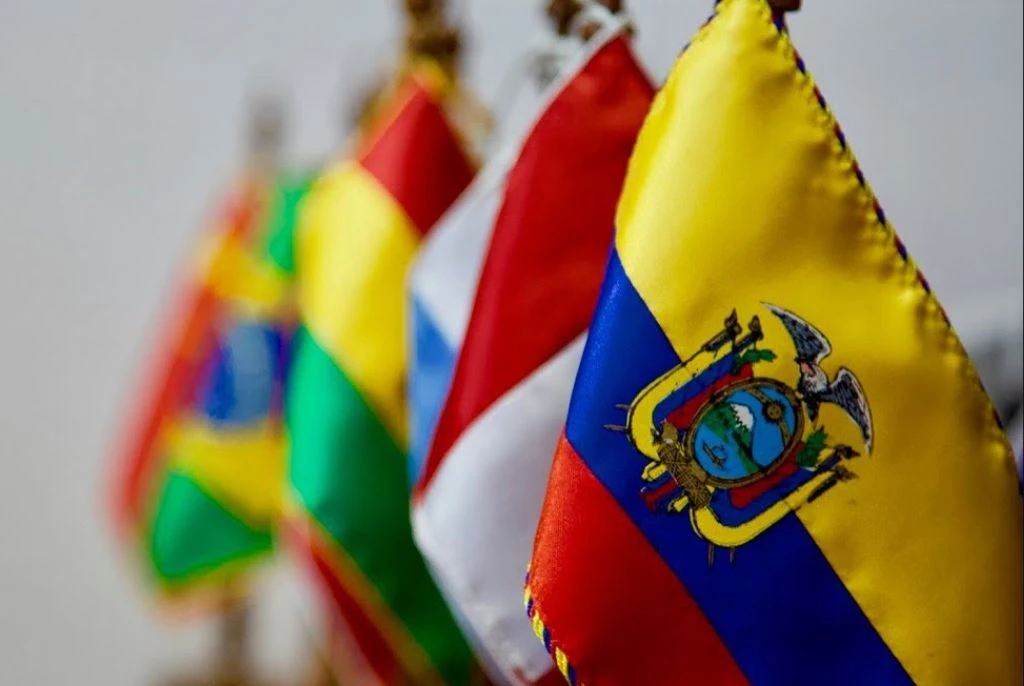 Números Asociados y Servicios