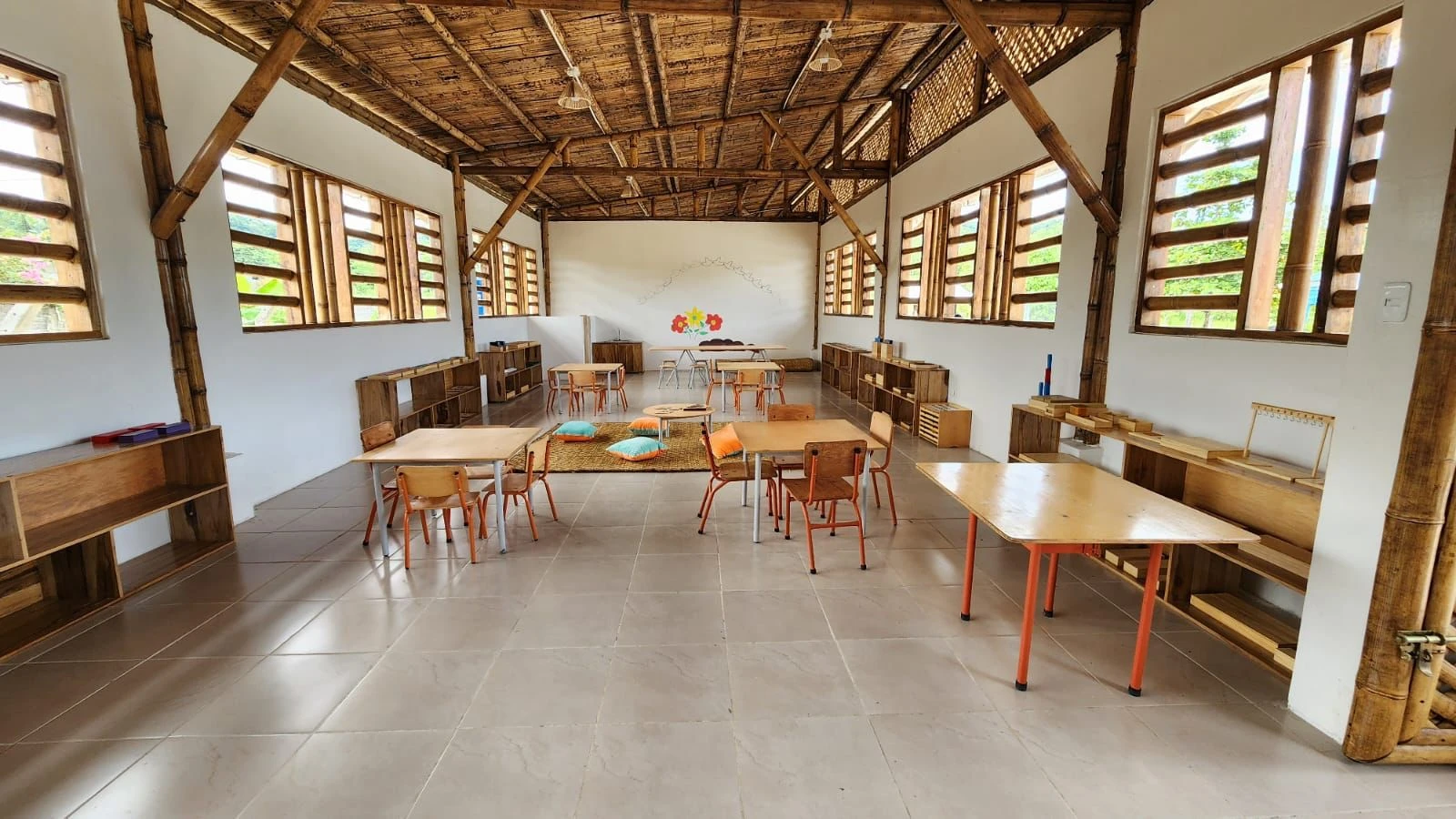 Números Asociados y Servicios