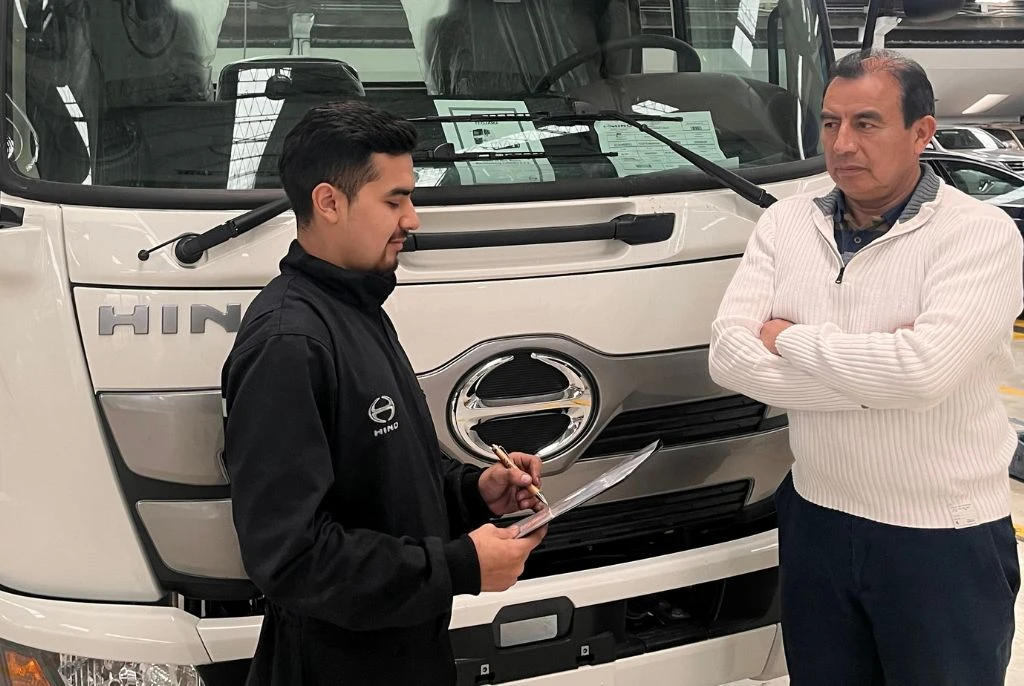 Números Asociados y Servicios