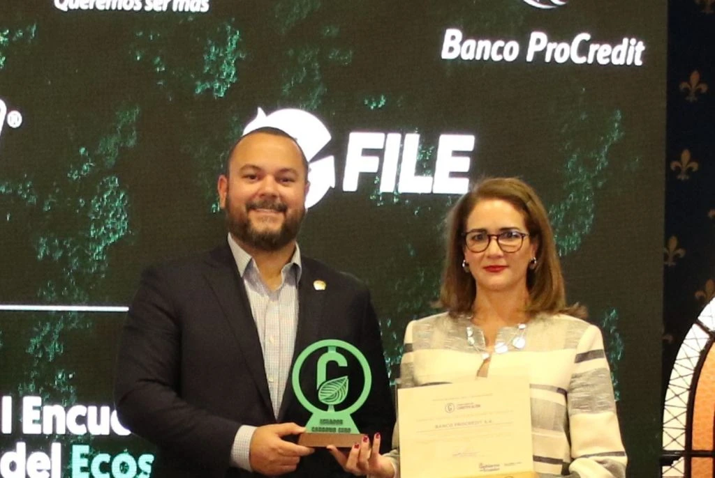 Números Asociados y Servicios