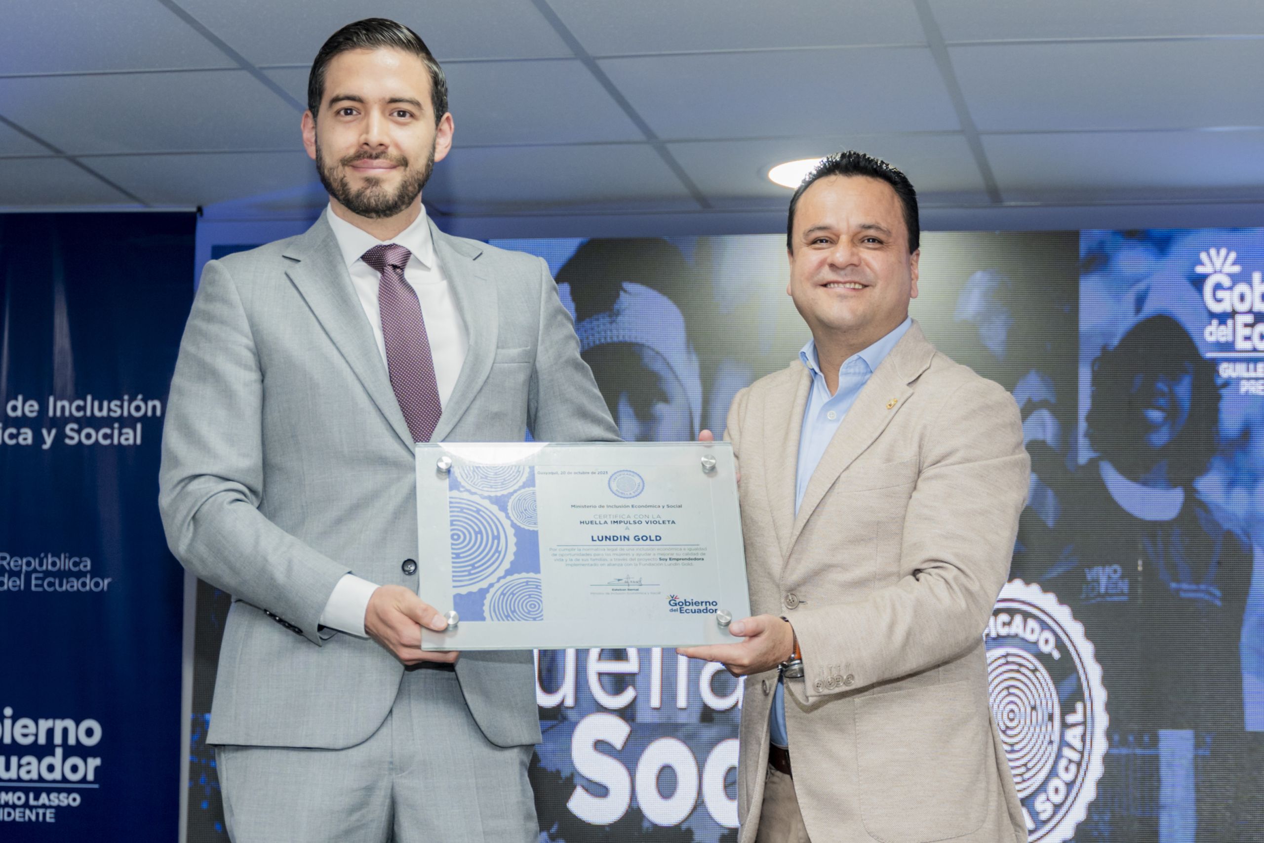 Números Asociados y Servicios