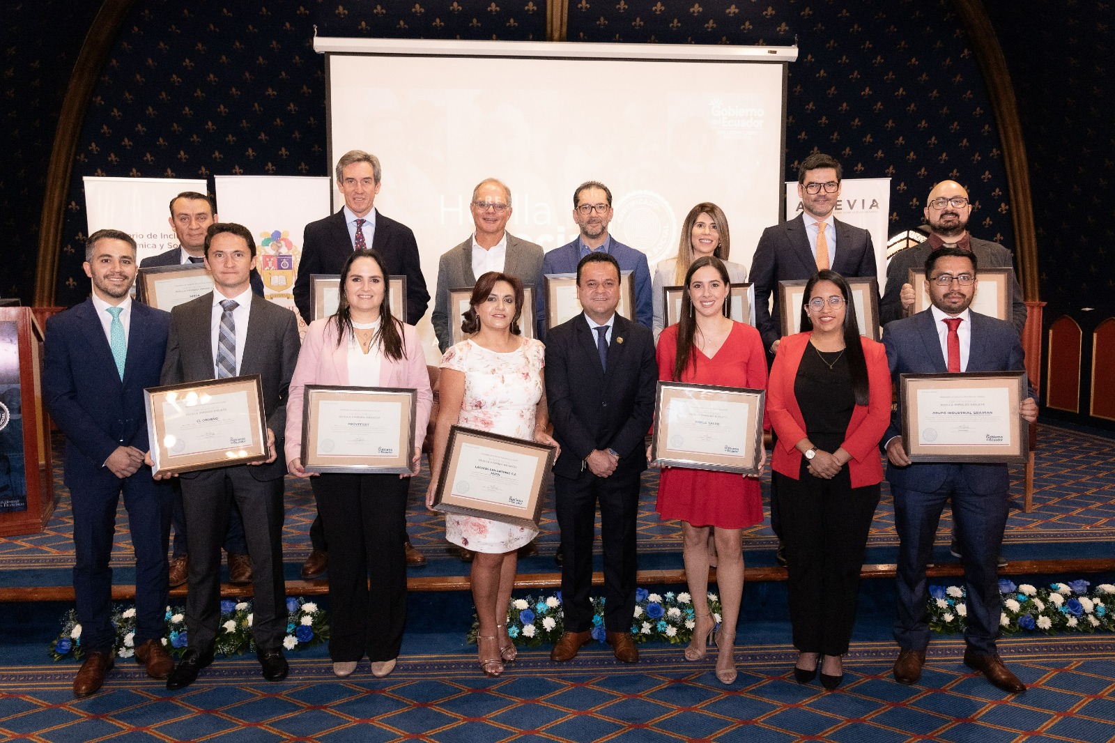 Números Asociados y Servicios