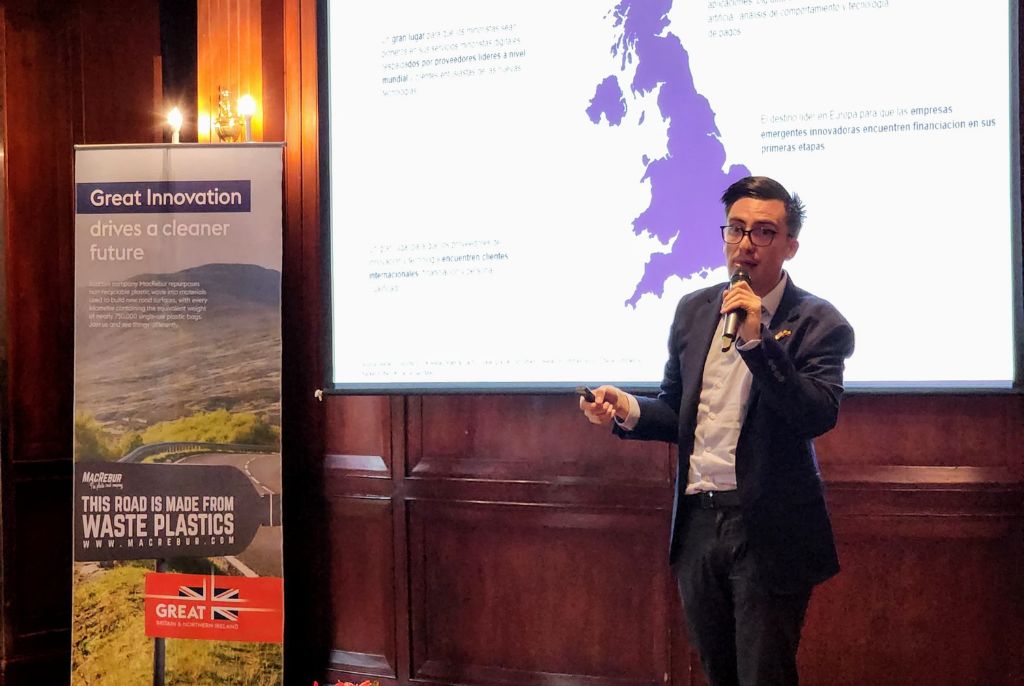 Números Asociados y Servicios