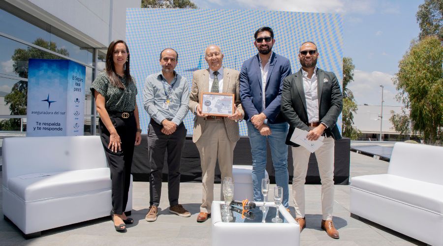 Números Asociados y Servicios