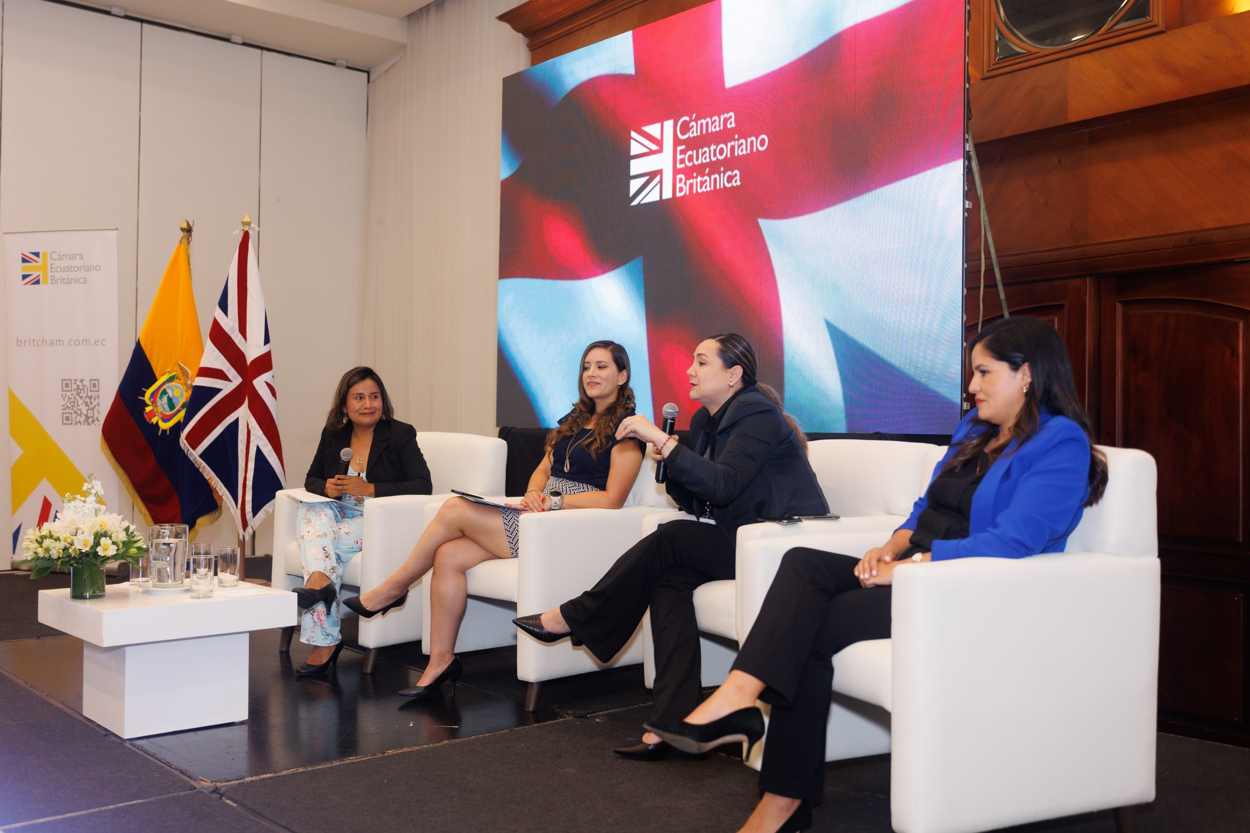 Números Asociados y Servicios