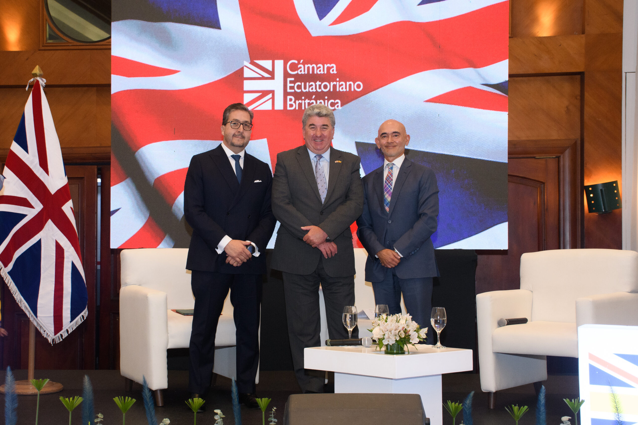 Números Asociados y Servicios