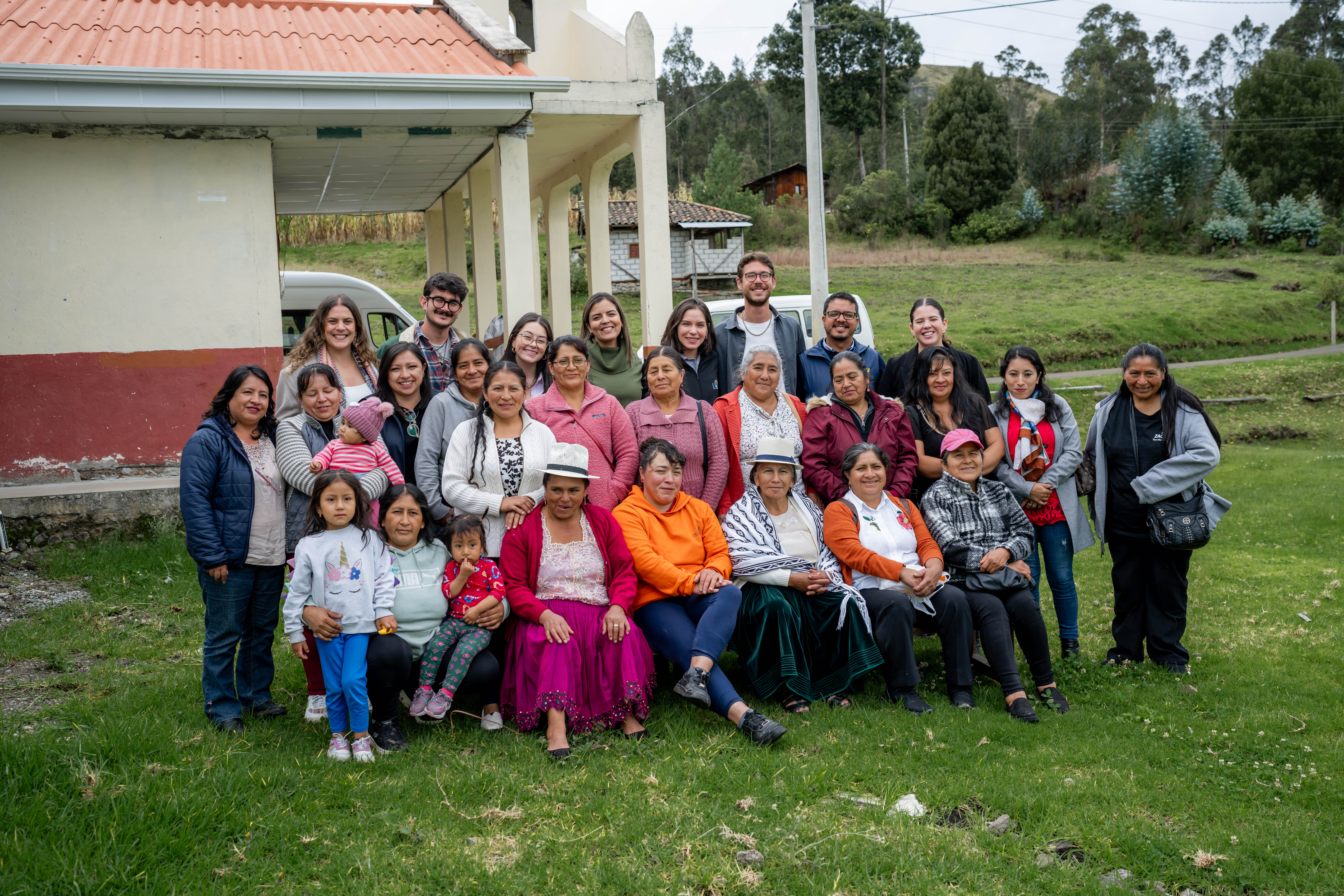 Una comunidad de artesanas de Cuenca se suma al programa Segundo Vuelo de LATAM Airlines Ecuador