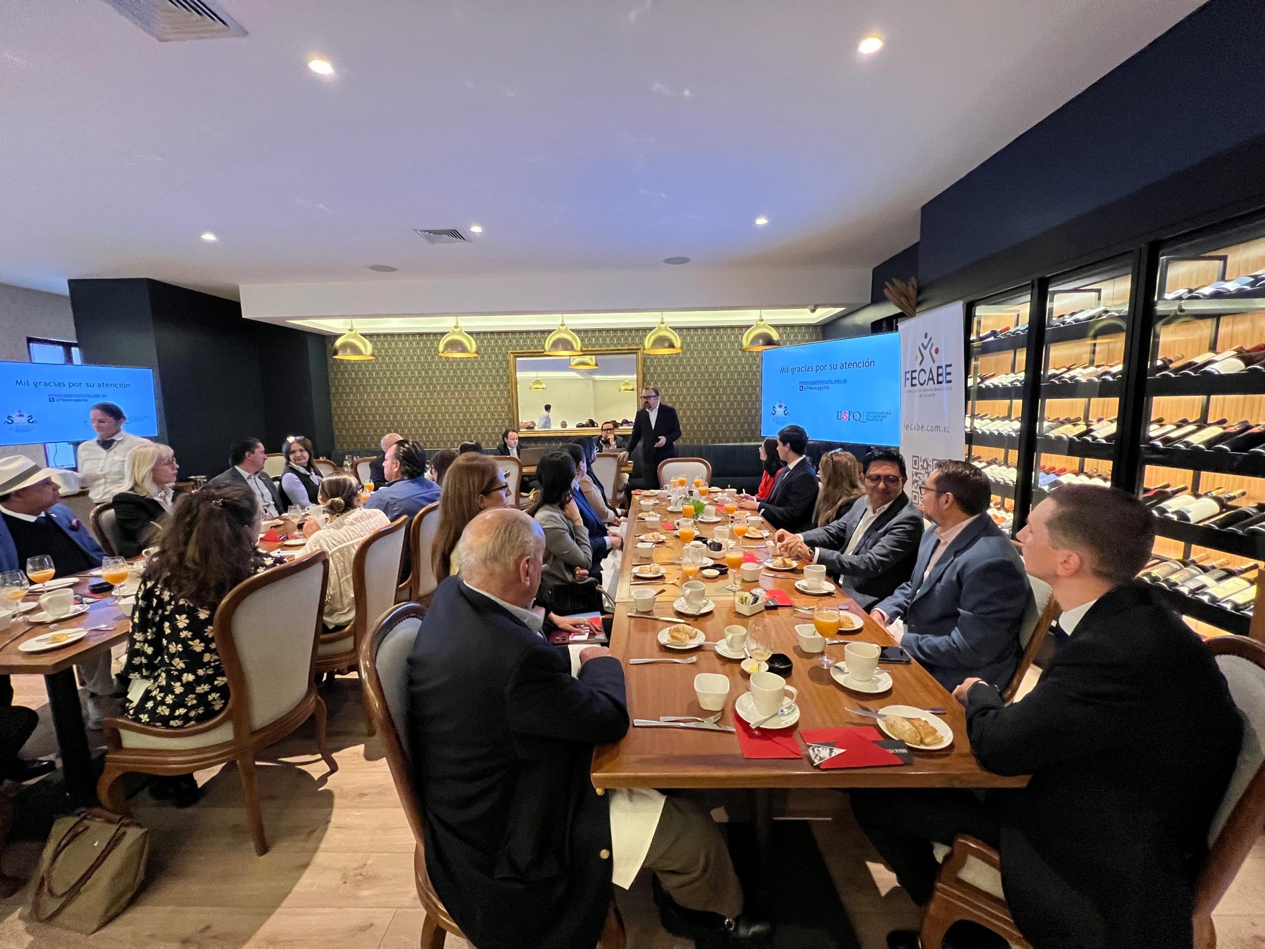 Números Asociados y Servicios