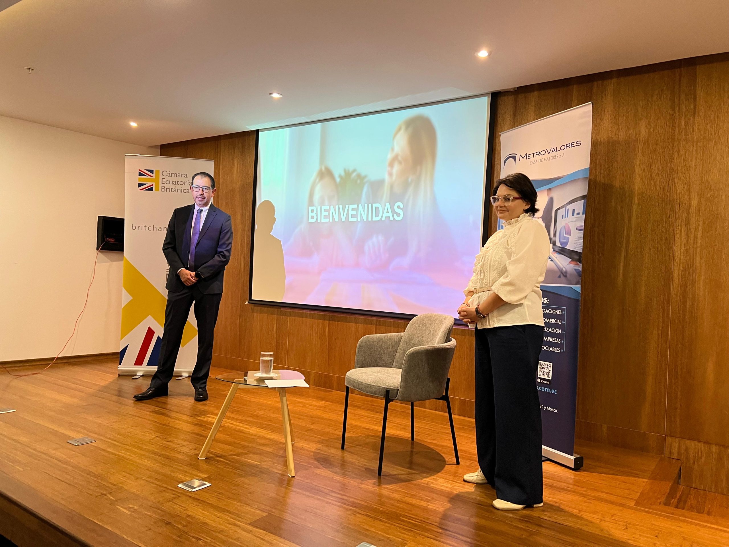 Números Asociados y Servicios