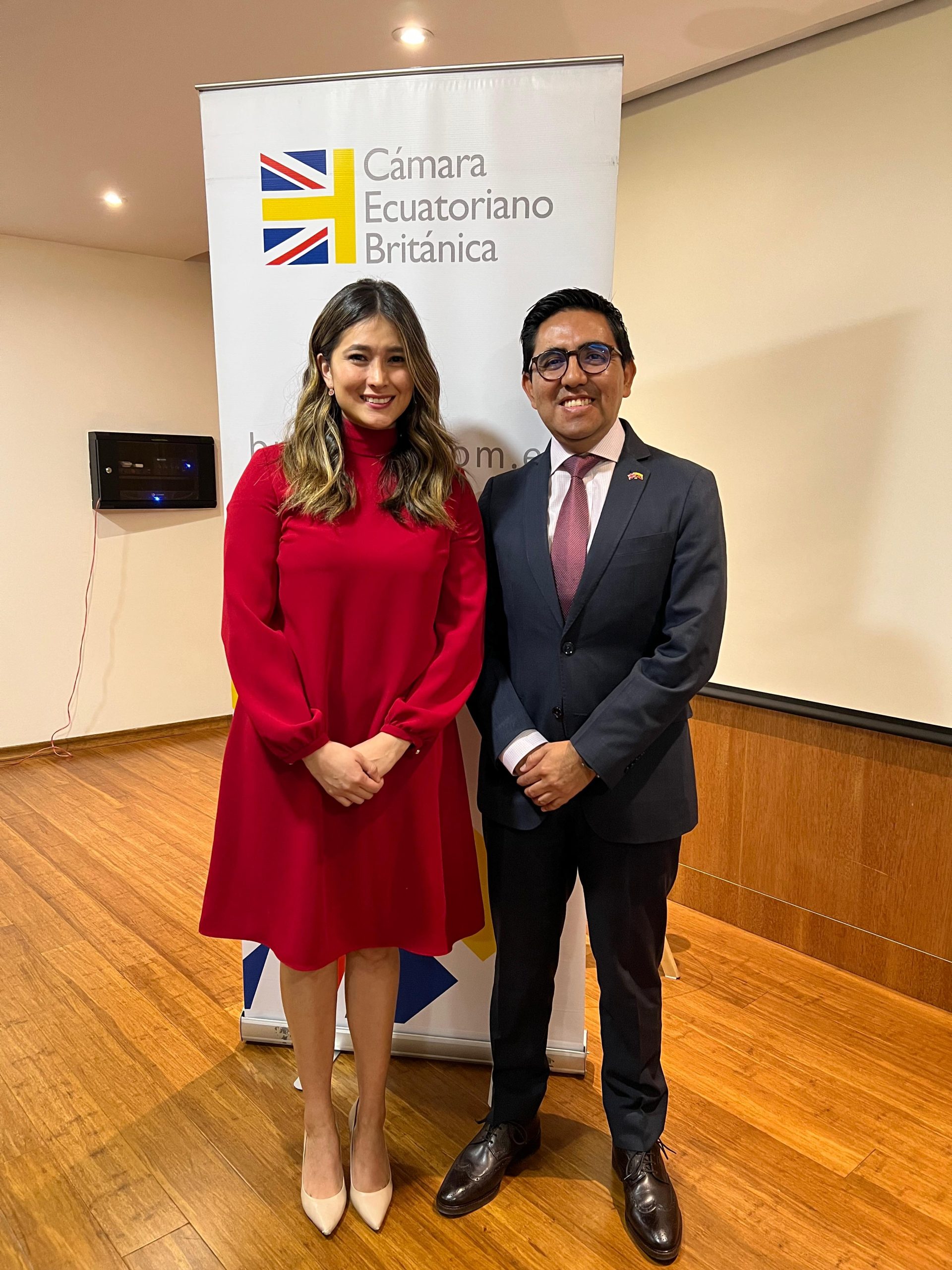 Números Asociados y Servicios