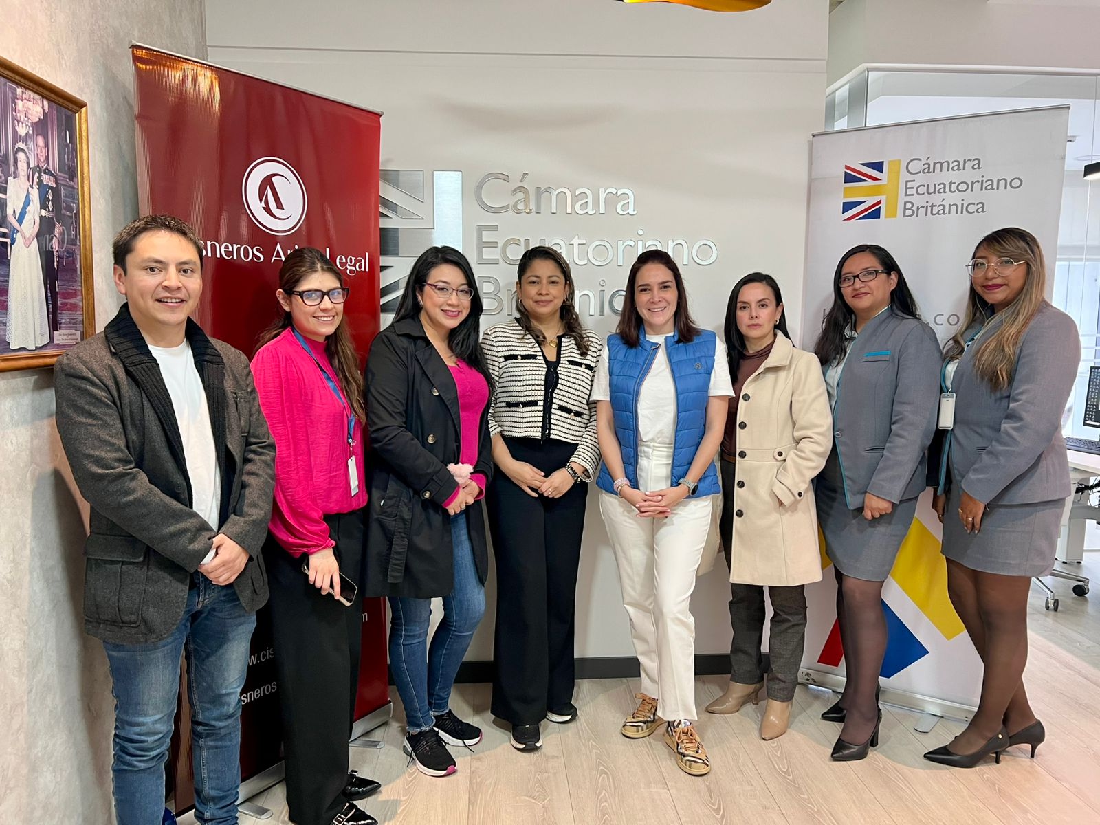 Números Asociados y Servicios