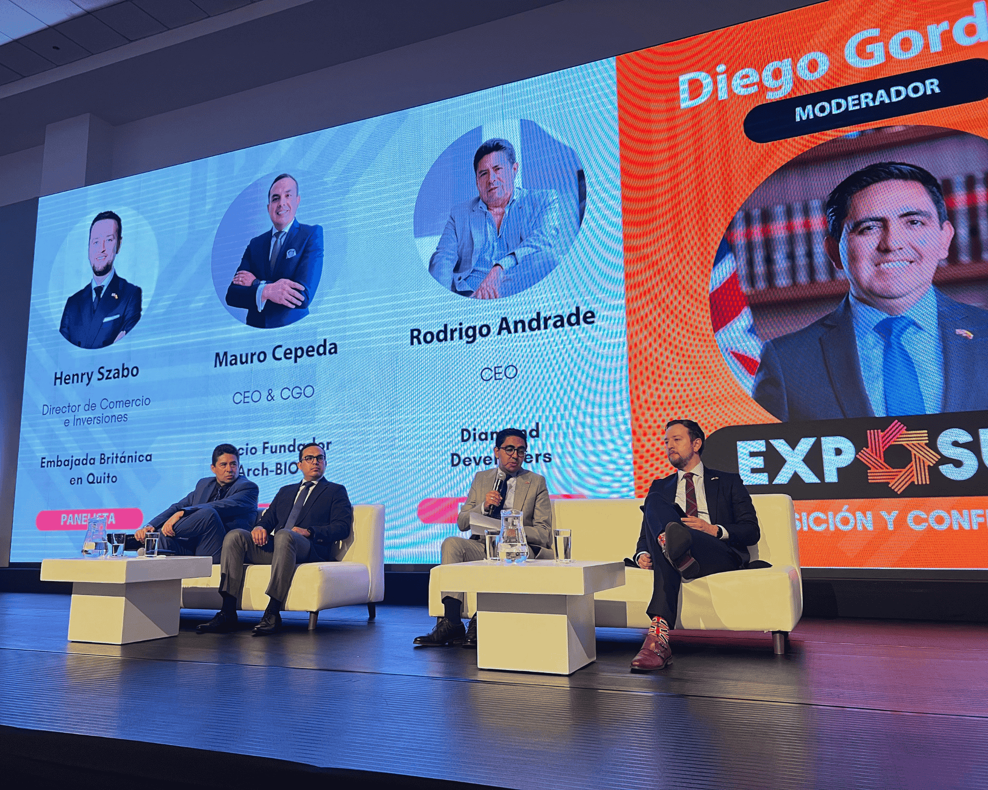 Números Asociados y Servicios