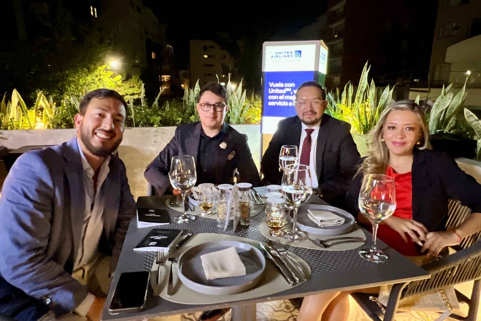 Números Asociados y Servicios