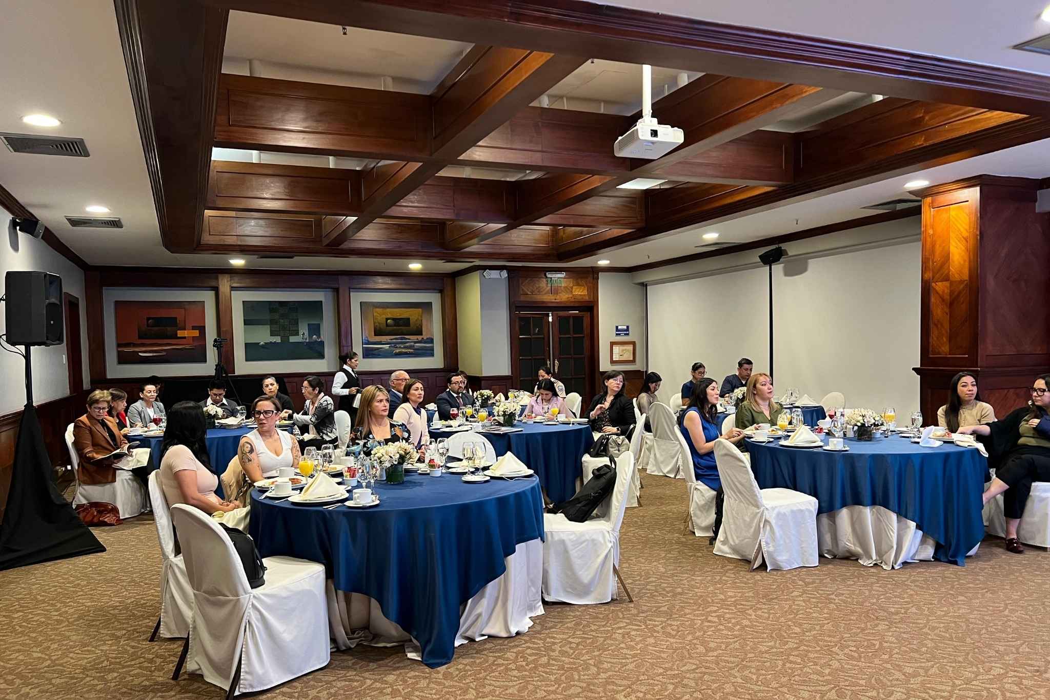 Números Asociados y Servicios