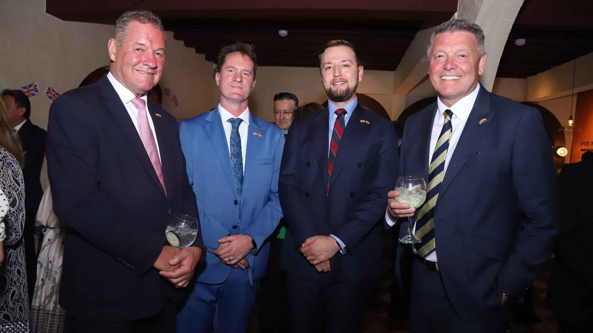 Números Asociados y Servicios