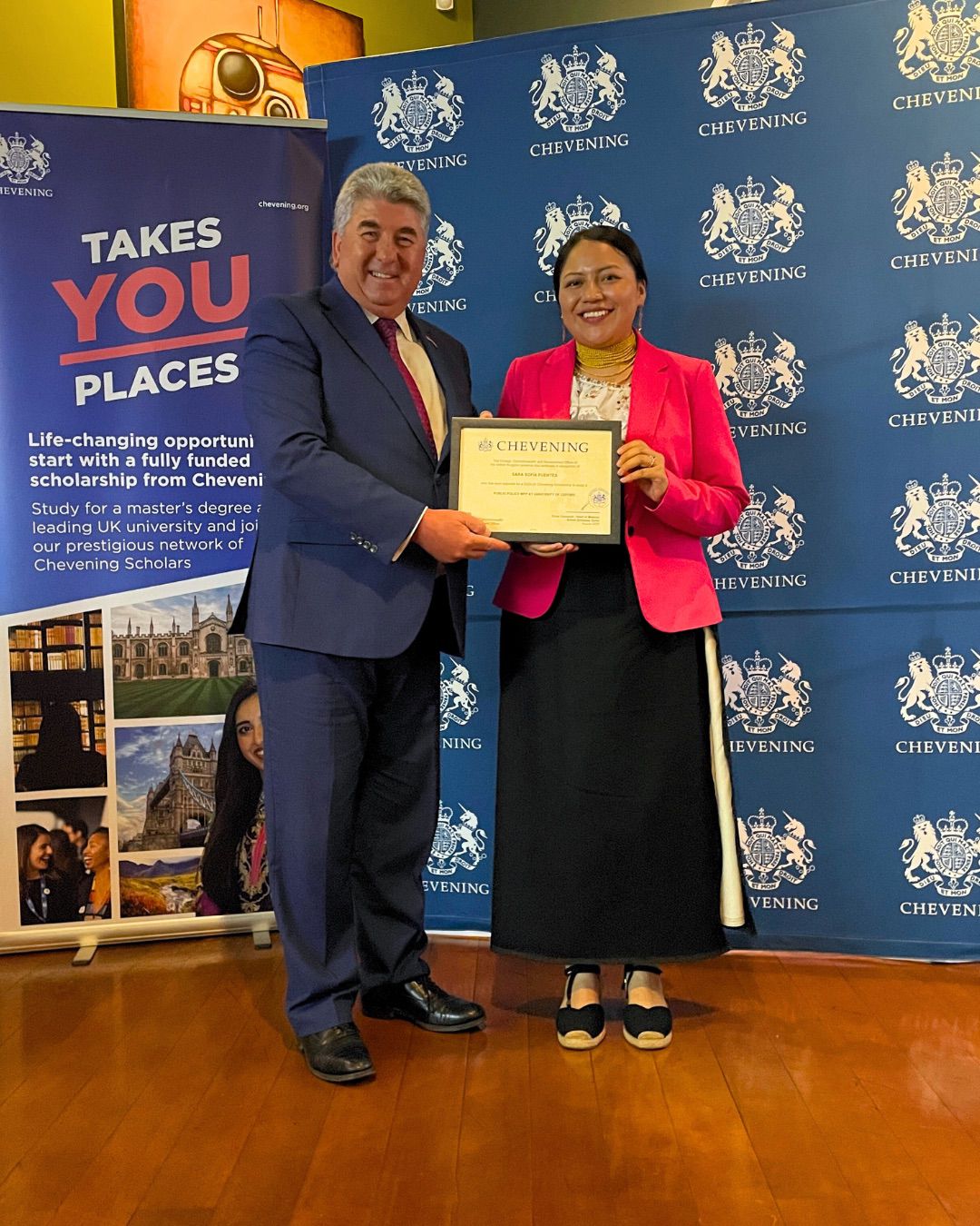 Números Asociados y Servicios