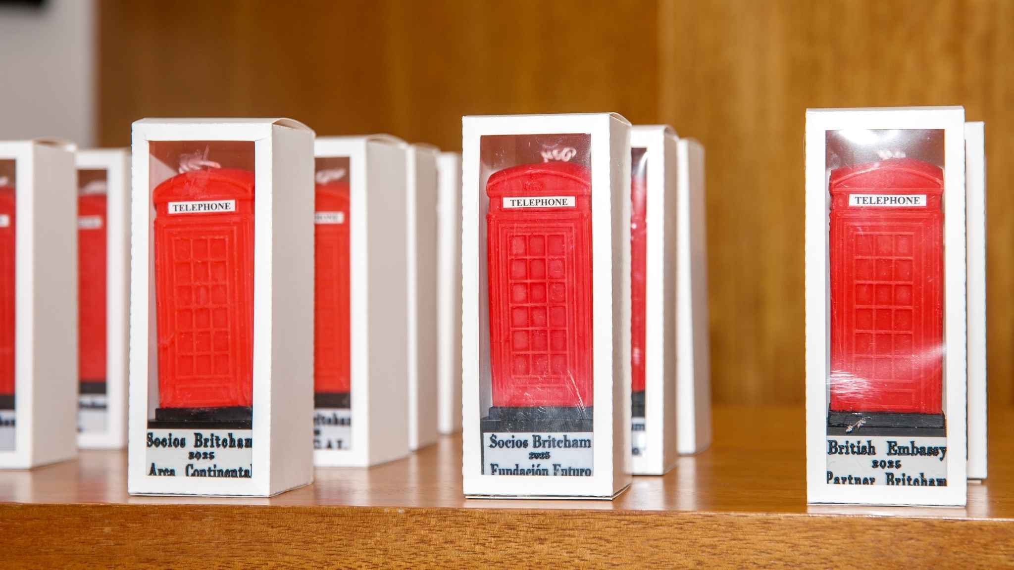 Números Asociados y Servicios