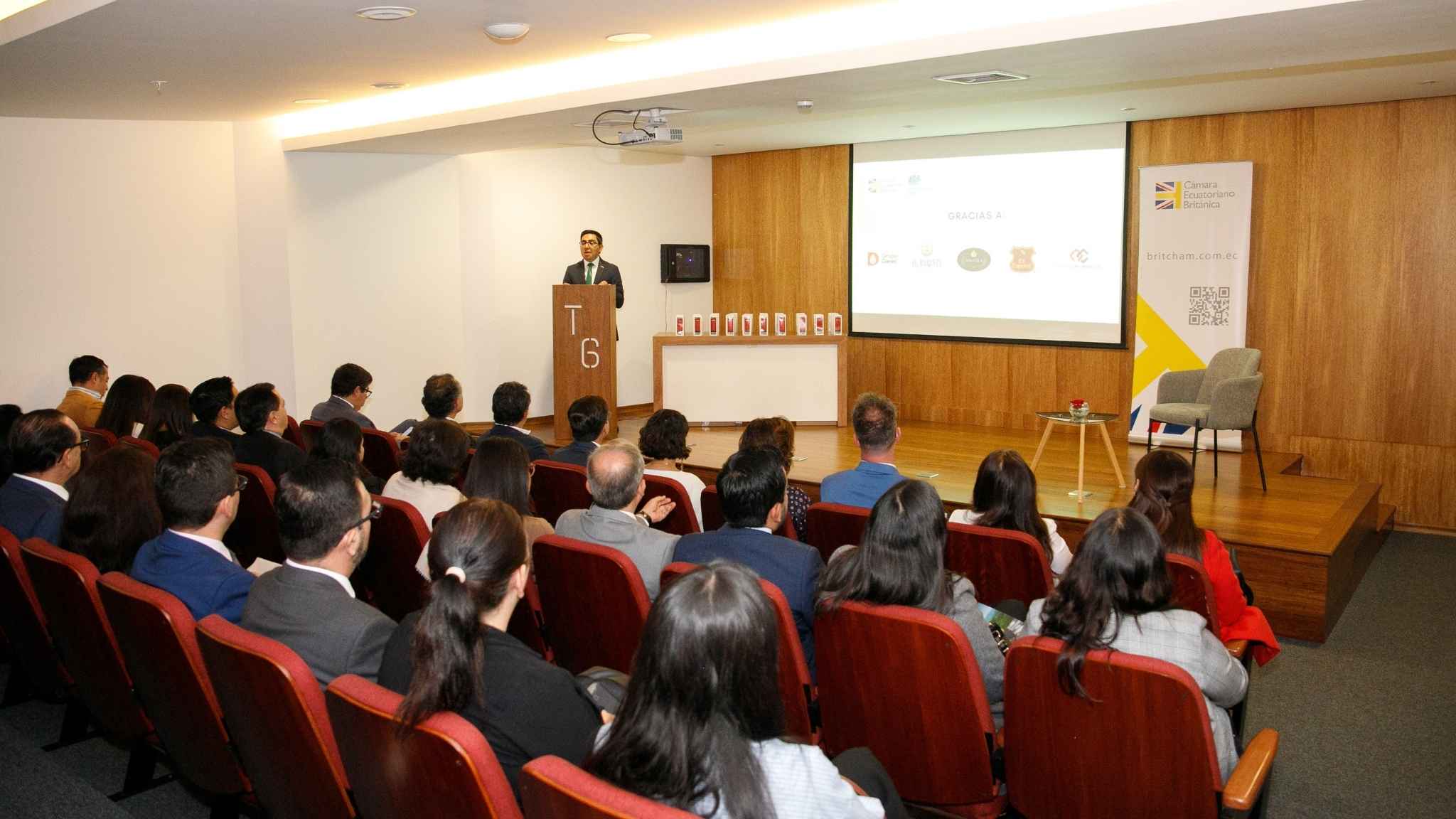 Números Asociados y Servicios