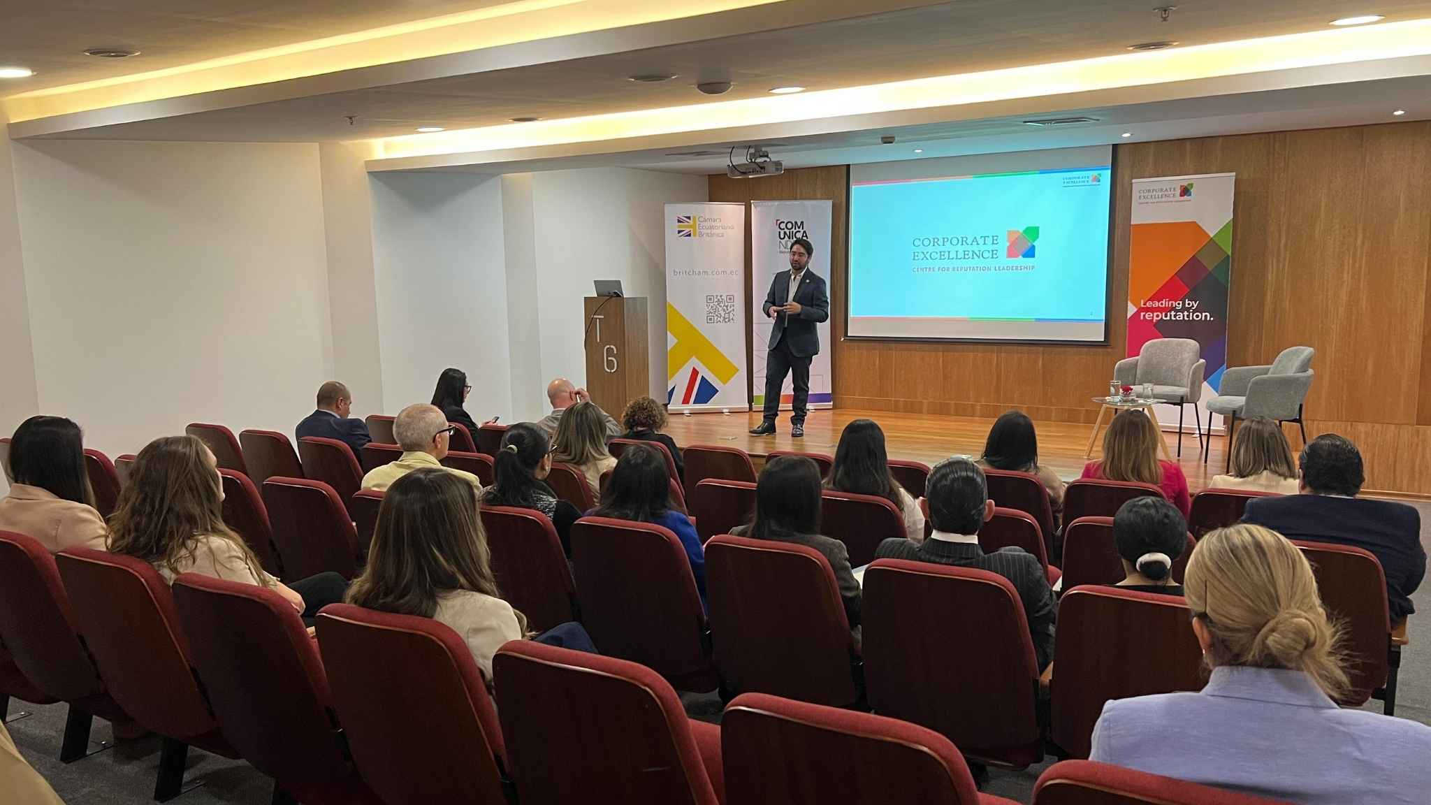 Números Asociados y Servicios