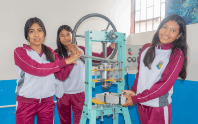 ECOGAL: Inspiración y Sostenibilidad se Impulsan desde las Aulas con Galápagos PlastiLab